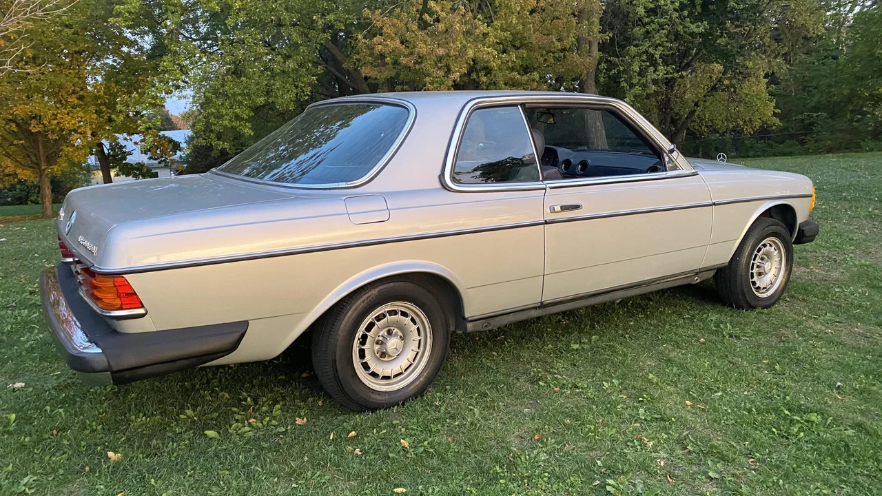 1982 Mercedes-Benz W123 Coupe (C123) - Image 18 of 31