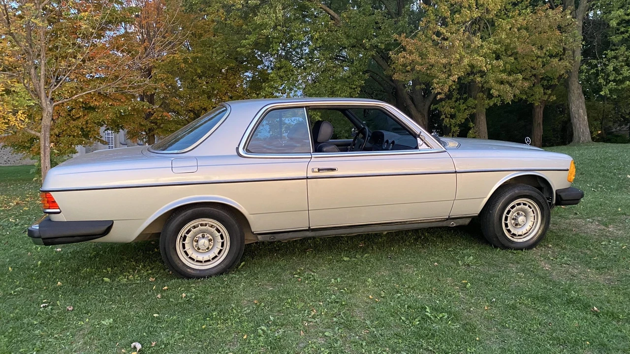 1982 Mercedes-Benz W123 Coupe (C123) - Image 15 of 31