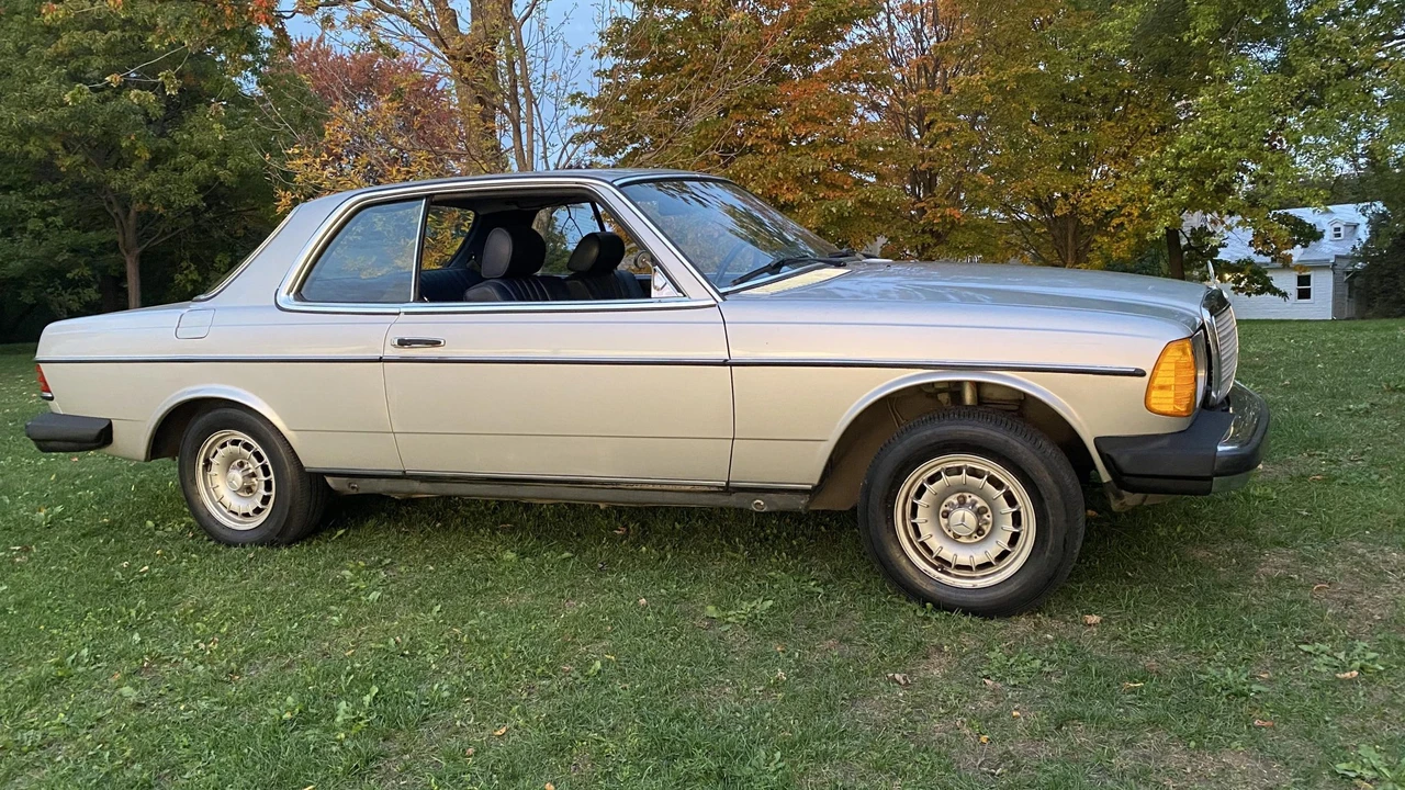 1982 Mercedes-Benz W123 Coupe (C123) - Image 16 of 31