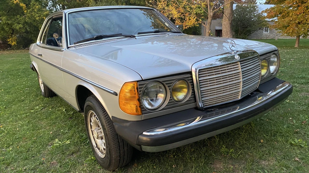 1982 Mercedes-Benz W123 Coupe (C123) - Image 12 of 31