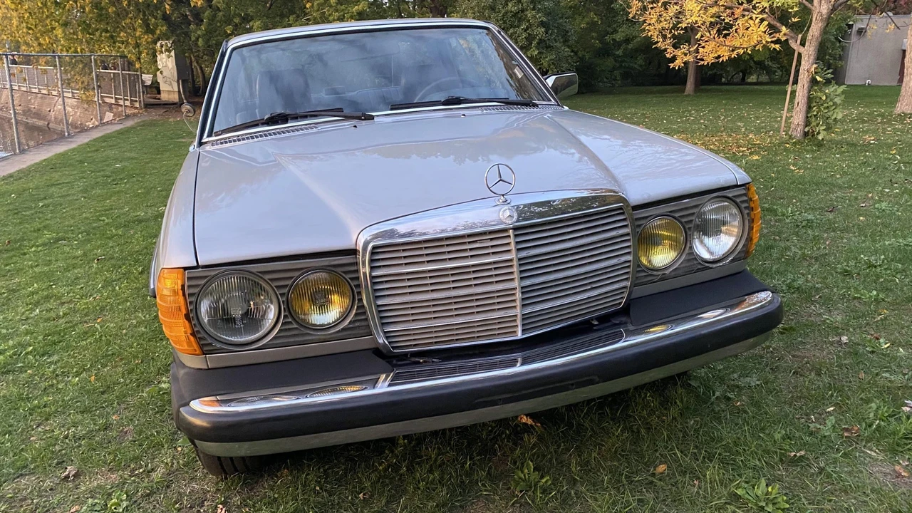 1982 Mercedes-Benz W123 Coupe (C123) - Image 10 of 31