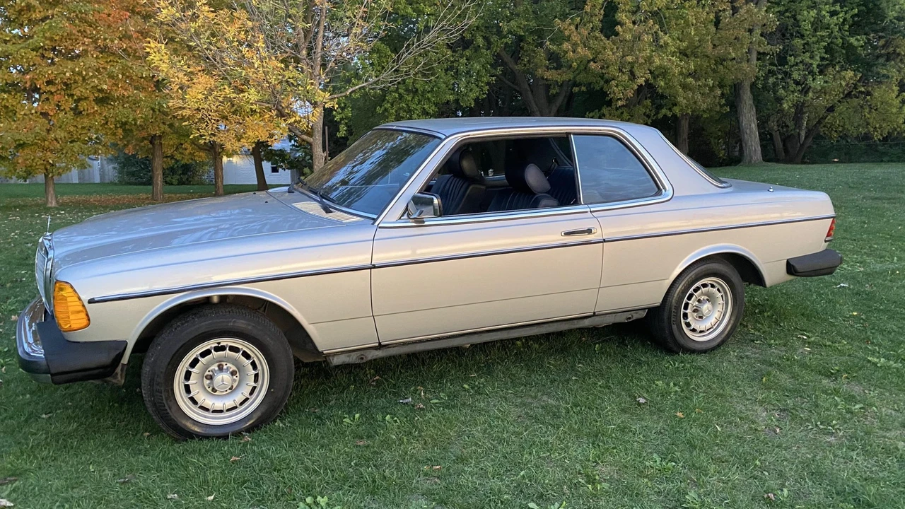 1982 Mercedes-Benz W123 Coupe (C123) - Image 5 of 31