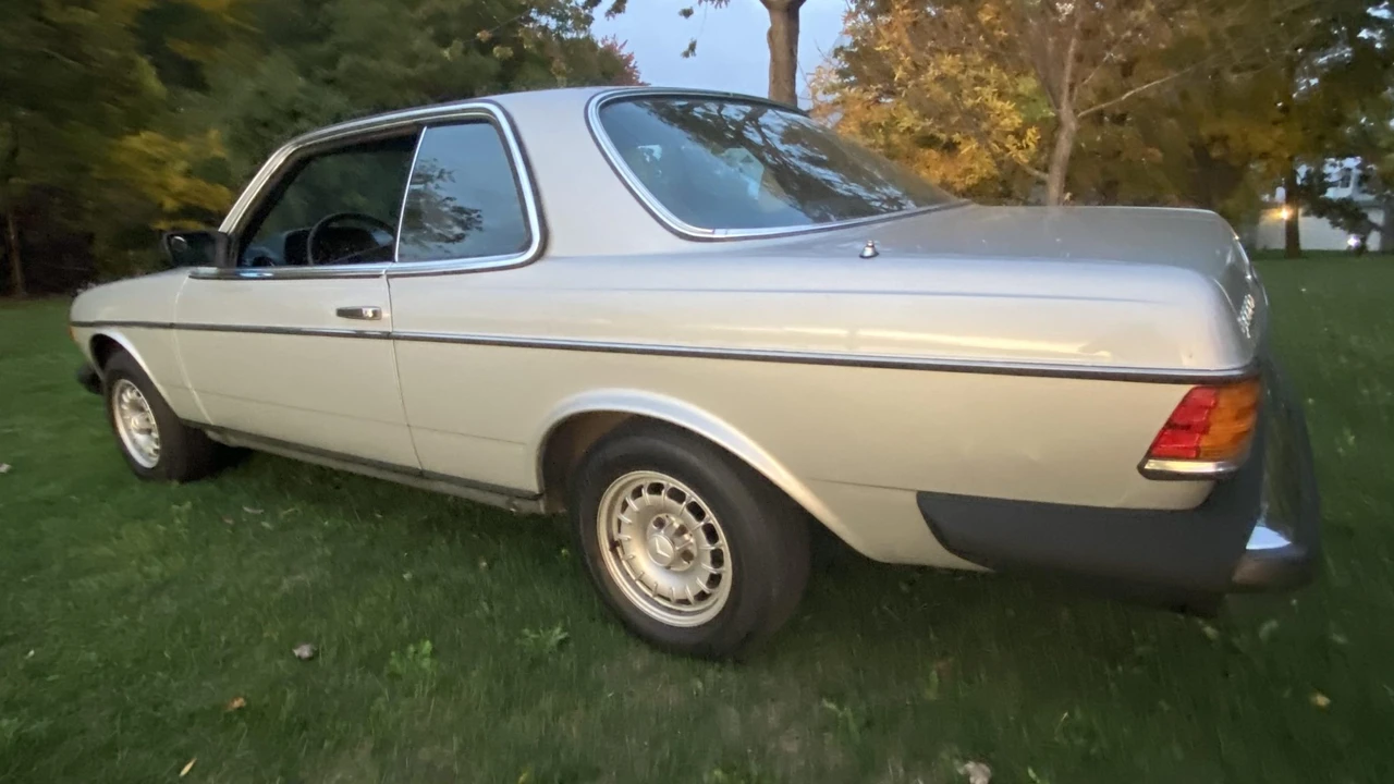 1982 Mercedes-Benz W123 Coupe (C123) - Image 25 of 31