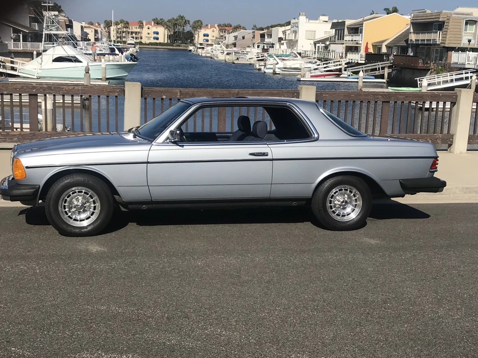 1982 Mercedes-Benz W123 Coupe (C123) - Image 2 of 31