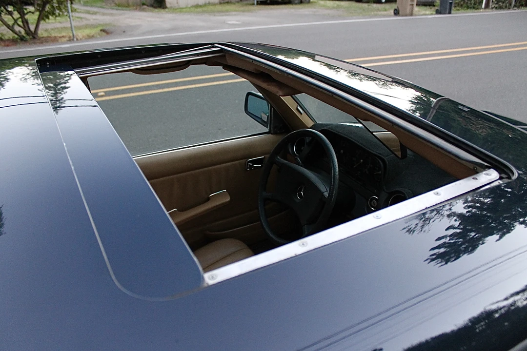 1982 Mercedes-Benz W123 Sedan - Image 31 of 31