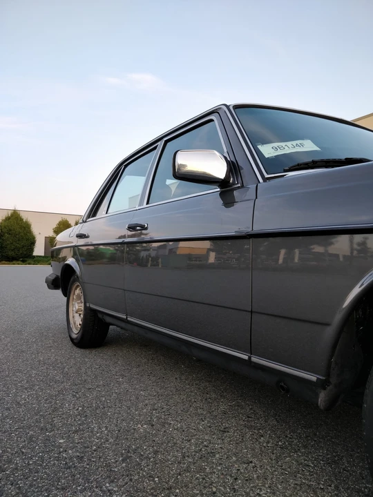 1982 Mercedes-Benz W123 Sedan - Image 18 of 31