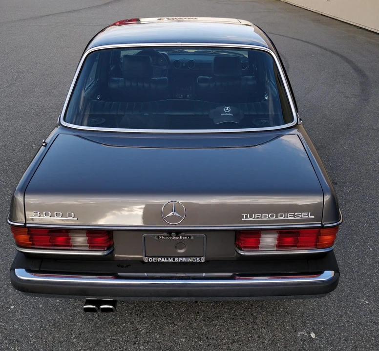 1982 Mercedes-Benz W123 Sedan - Image 15 of 31