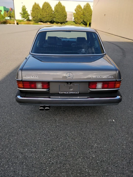 1982 Mercedes-Benz W123 Sedan - Image 14 of 31