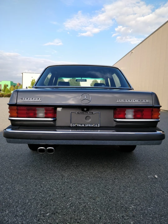 1982 Mercedes-Benz W123 Sedan - Image 13 of 31