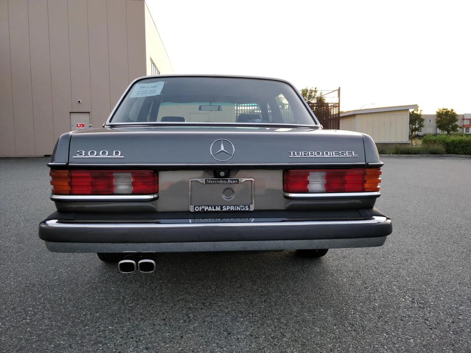 1982 Mercedes-Benz W123 Sedan - Image 12 of 31