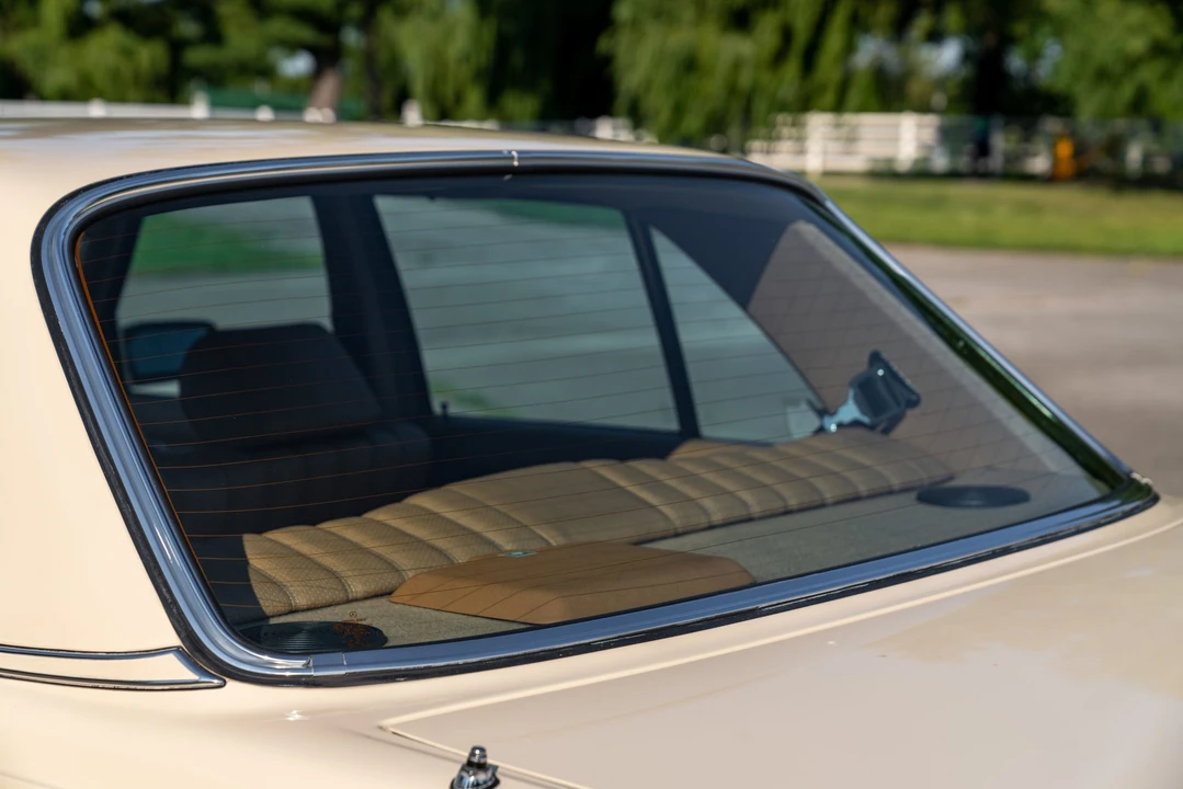 1982 Mercedes-Benz W123 Sedan - Image 30 of 31