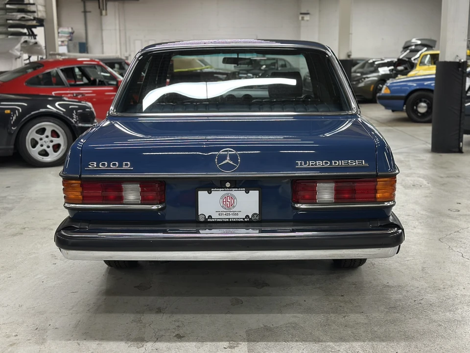 1982 Mercedes-Benz W123 Sedan - Image 17 of 31