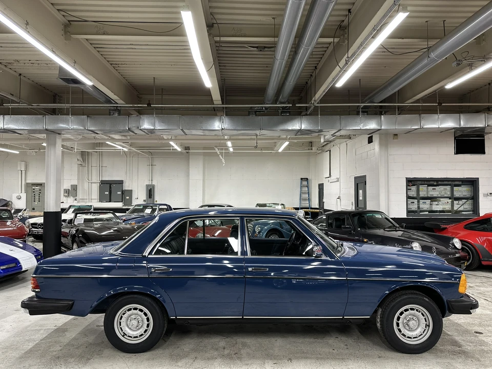 1982 Mercedes-Benz W123 Sedan - Image 15 of 31