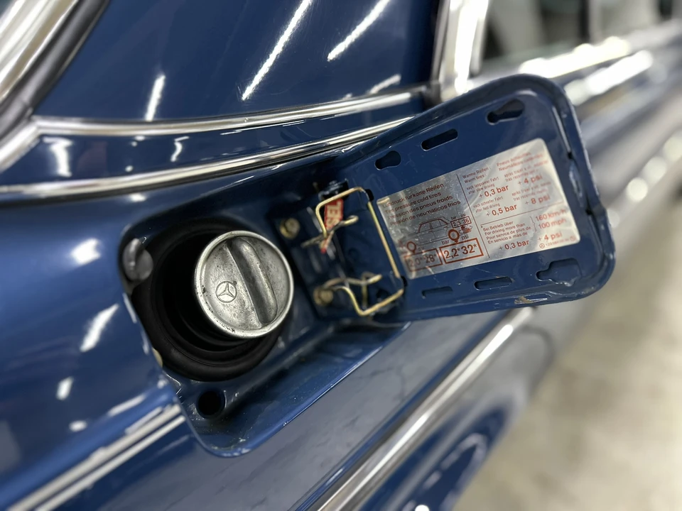 1982 Mercedes-Benz W123 Sedan - Image 27 of 31