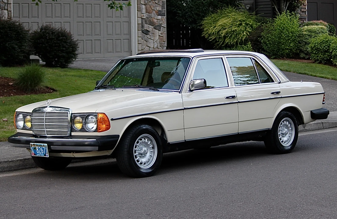 1982 Mercedes-Benz W123 Sedan - Image 21 of 31