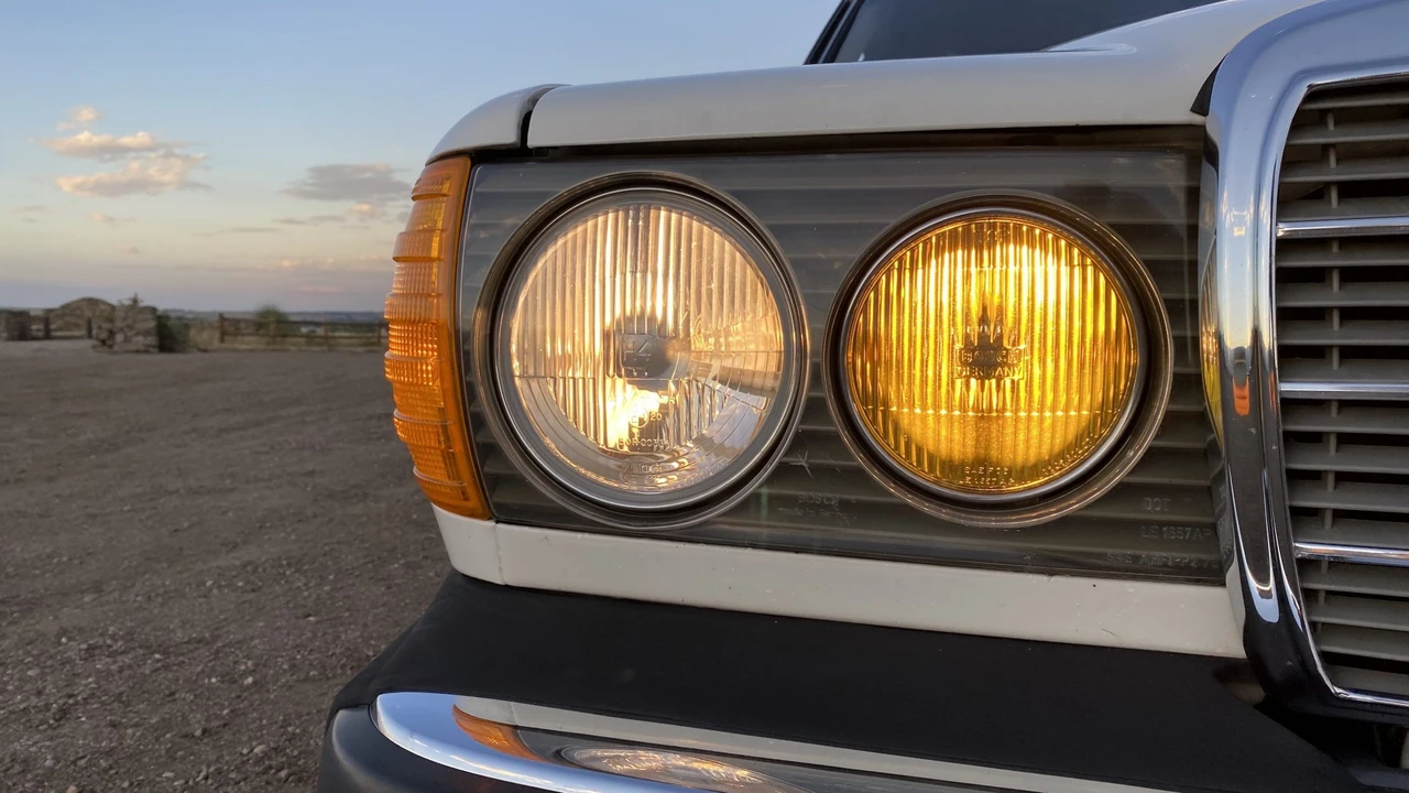 1982 Mercedes-Benz W123 Sedan - Image 23 of 31
