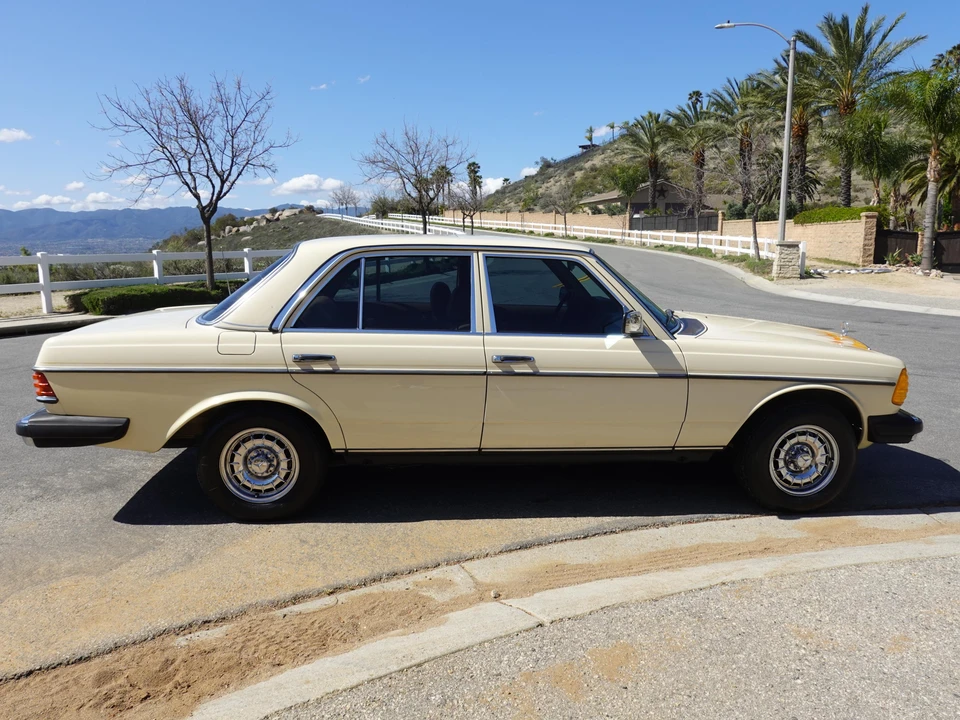 1982 Mercedes-Benz E-Class - Image 20 of 31