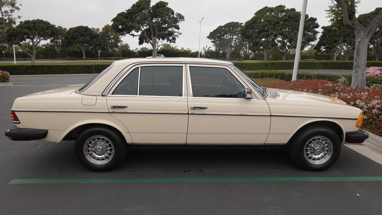 1982 Mercedes-Benz E-Class - Image 21 of 31
