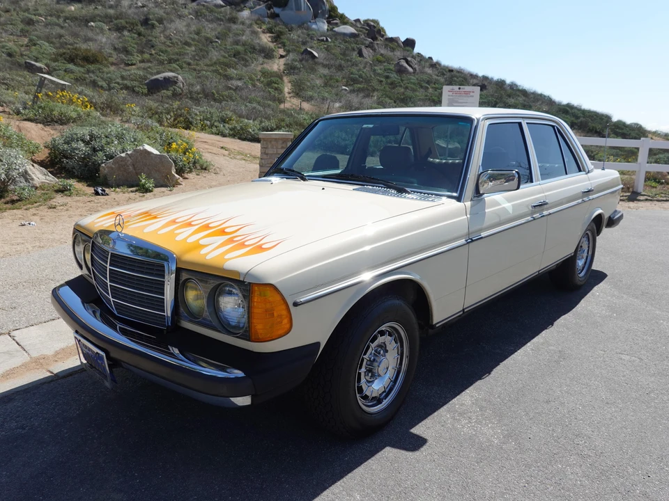1982 Mercedes-Benz E-Class - Image 10 of 31