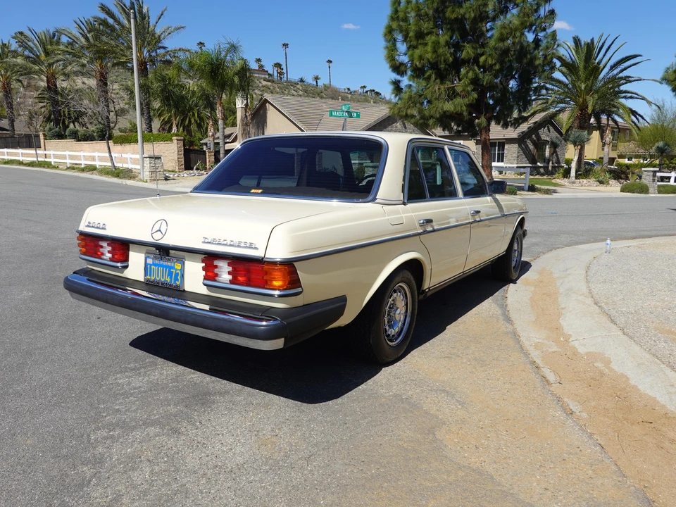 1982 Mercedes-Benz E-Class - Image 19 of 31