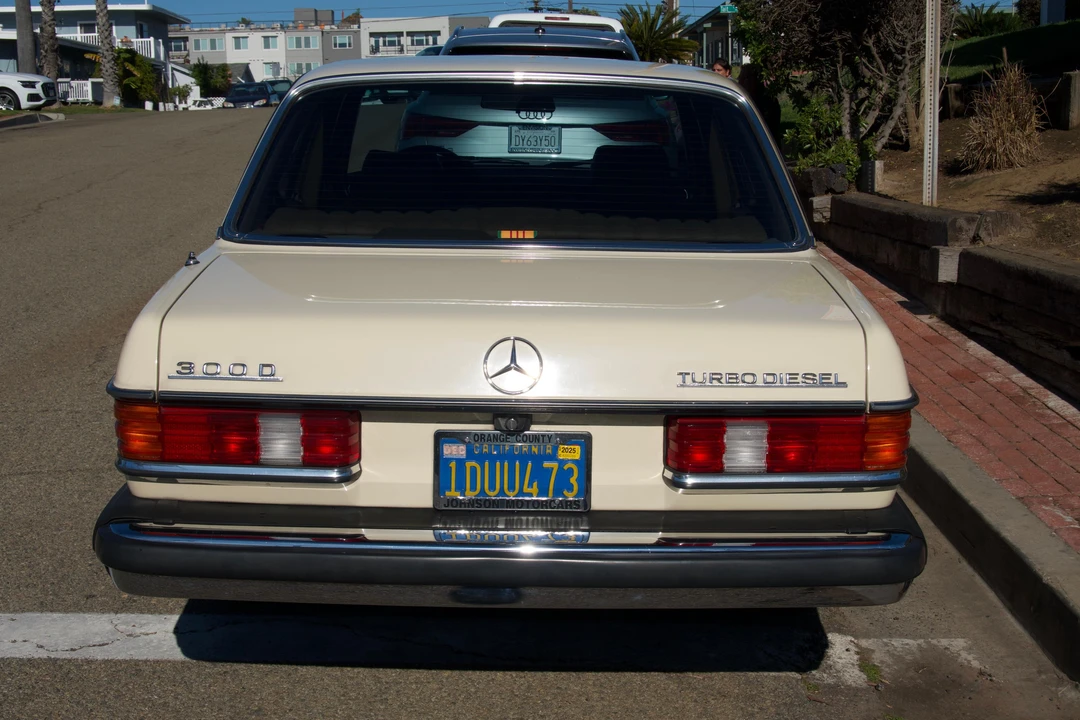 1982 Mercedes-Benz E-Class - Image 17 of 31