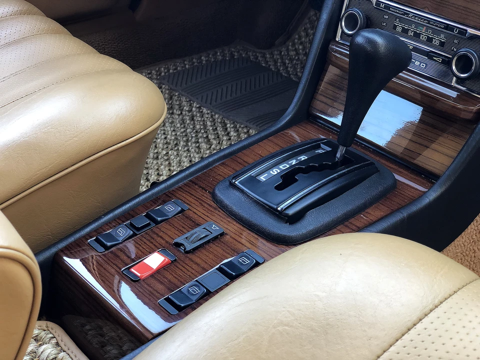 1982 Mercedes-Benz W123 Sedan - Image 29 of 31