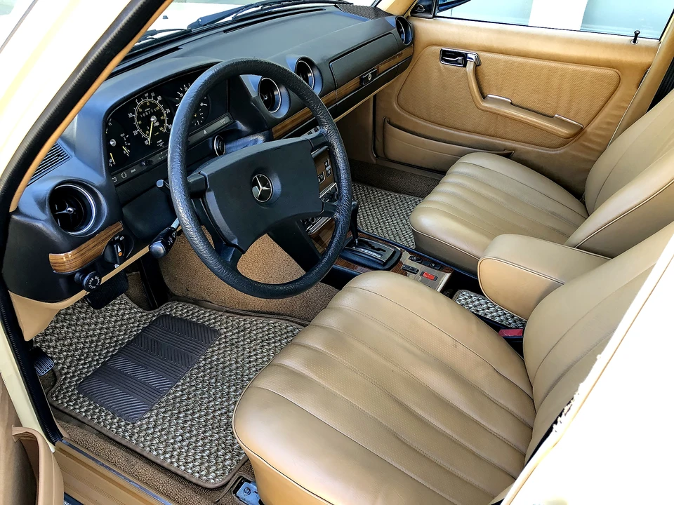 1982 Mercedes-Benz W123 Sedan - Image 21 of 31