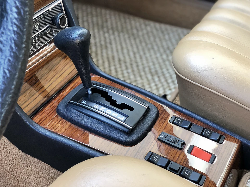 1982 Mercedes-Benz W123 Sedan - Image 30 of 31
