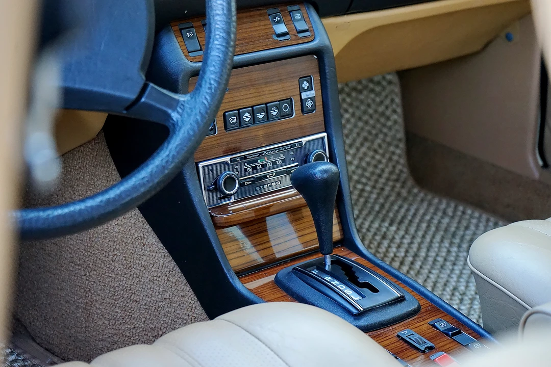 1982 Mercedes-Benz W123 Sedan - Image 28 of 31