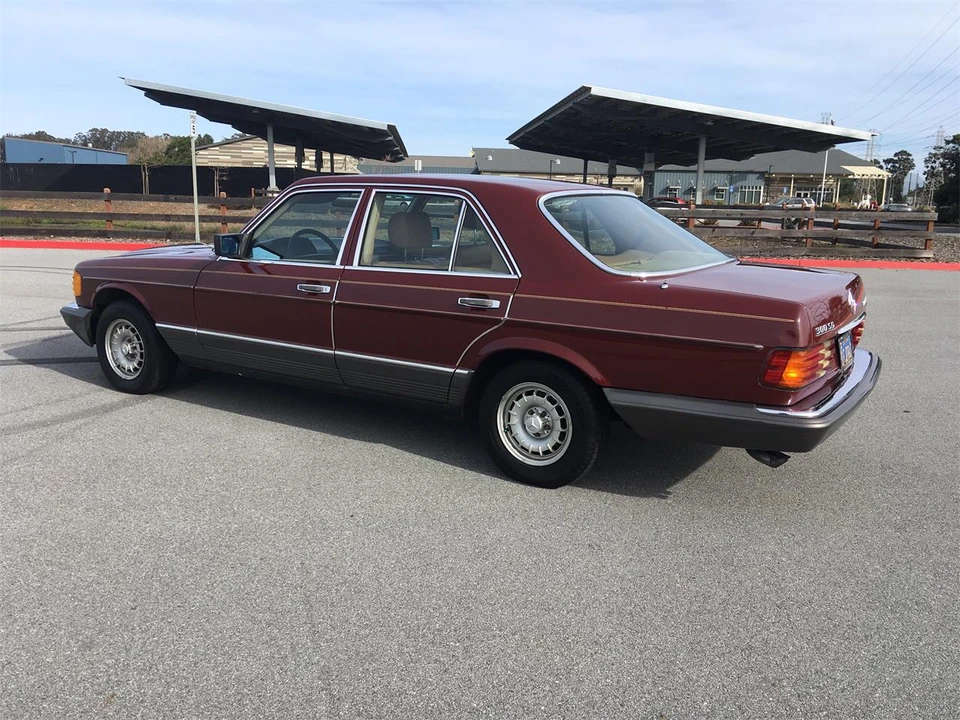 1982 Mercedes-Benz W126 S-Class Sedan - Image 2 of 27