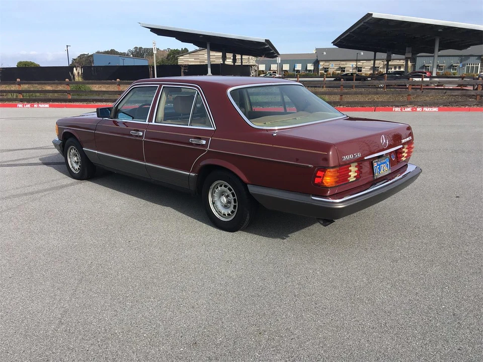 1982 Mercedes-Benz W126 S-Class Sedan - Image 3 of 27