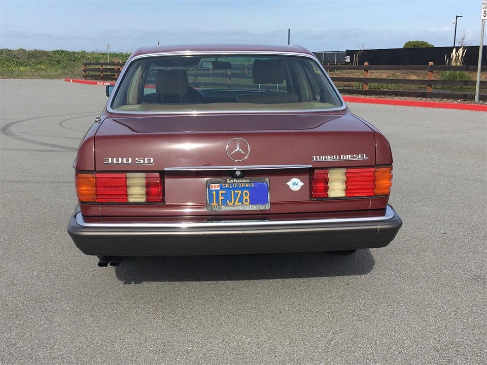 1982 Mercedes-Benz W126 S-Class Sedan - Image 4 of 27