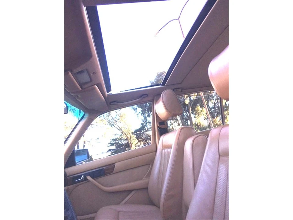 1982 Mercedes-Benz W126 S-Class Sedan - Image 14 of 27