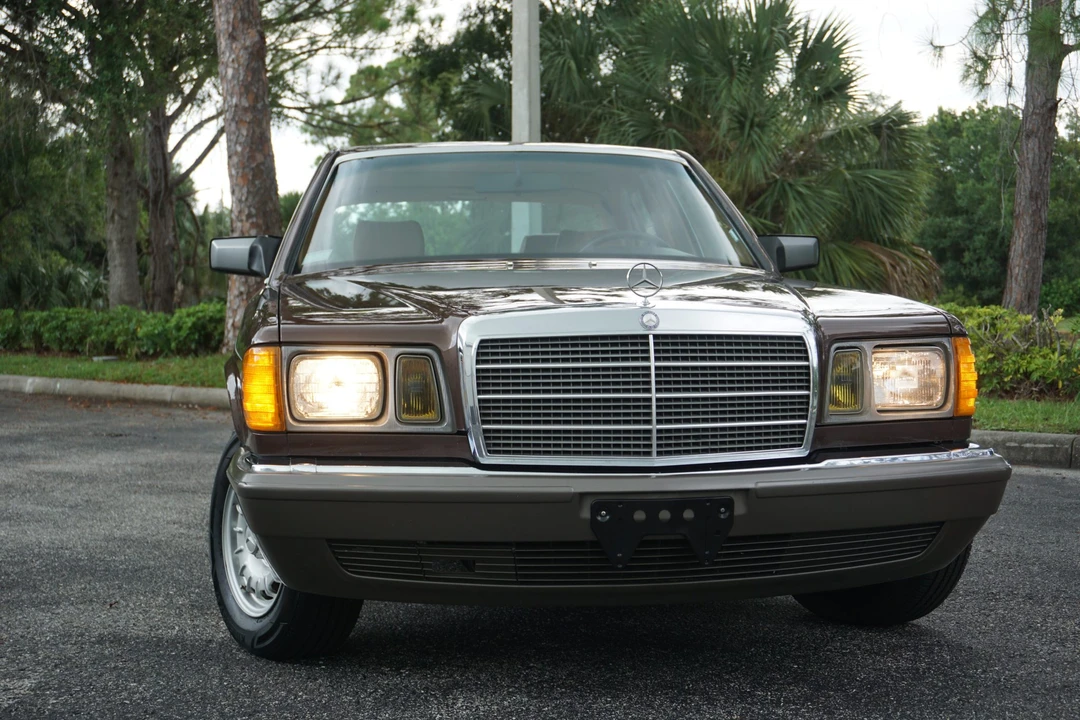 1982 Mercedes-Benz W126 S-Class Sedan - Image 10 of 31