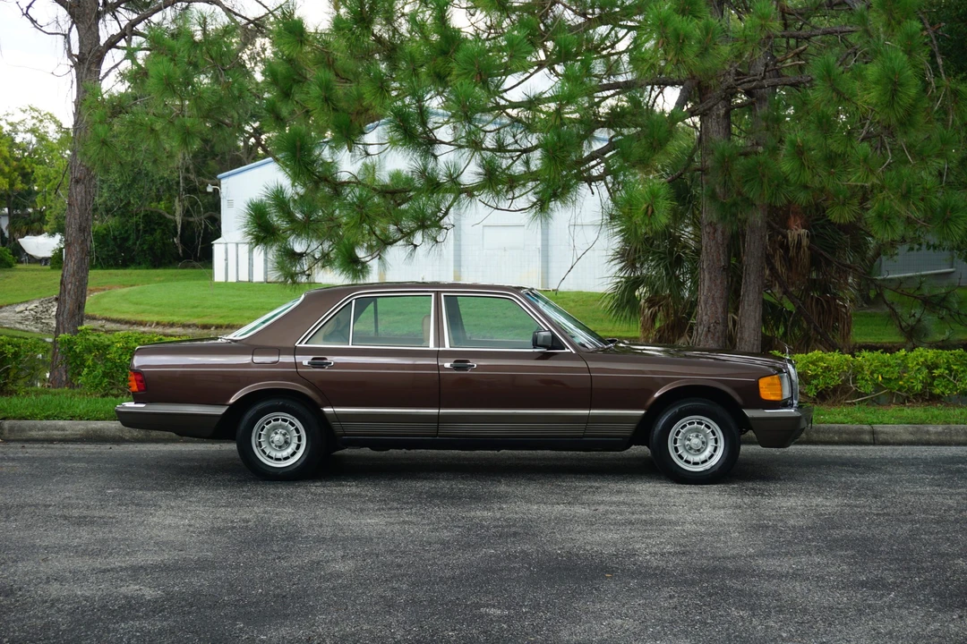1982 Mercedes-Benz W126 S-Class Sedan - Image 25 of 31