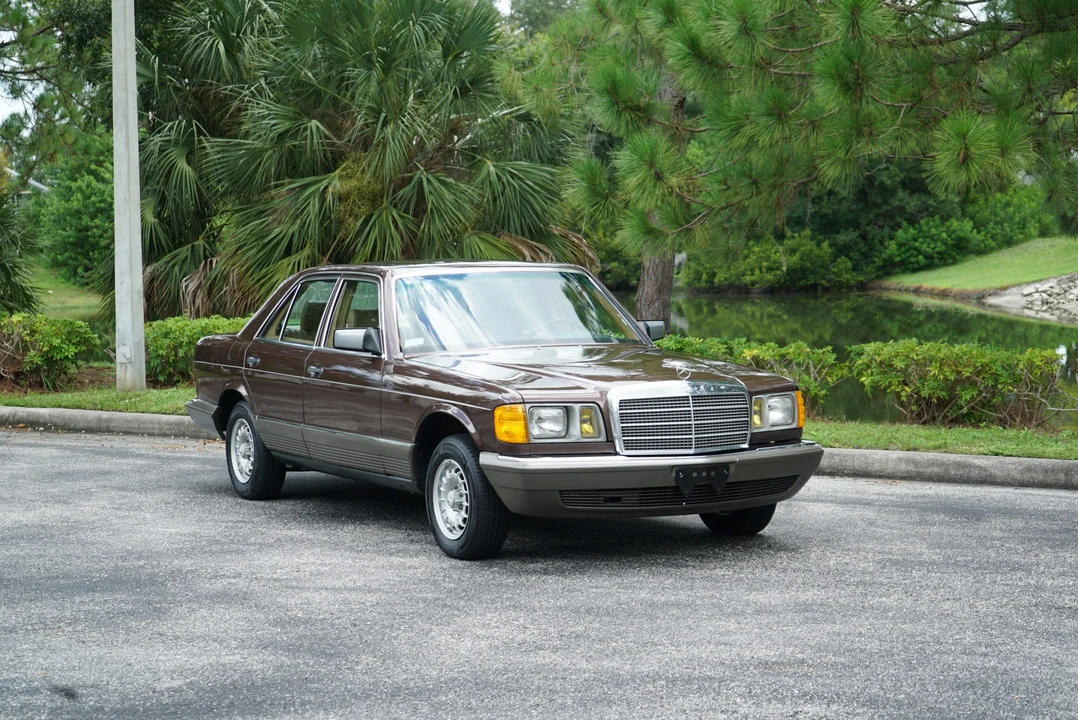 1982 Mercedes-Benz W126 S-Class Sedan - Image 13 of 31
