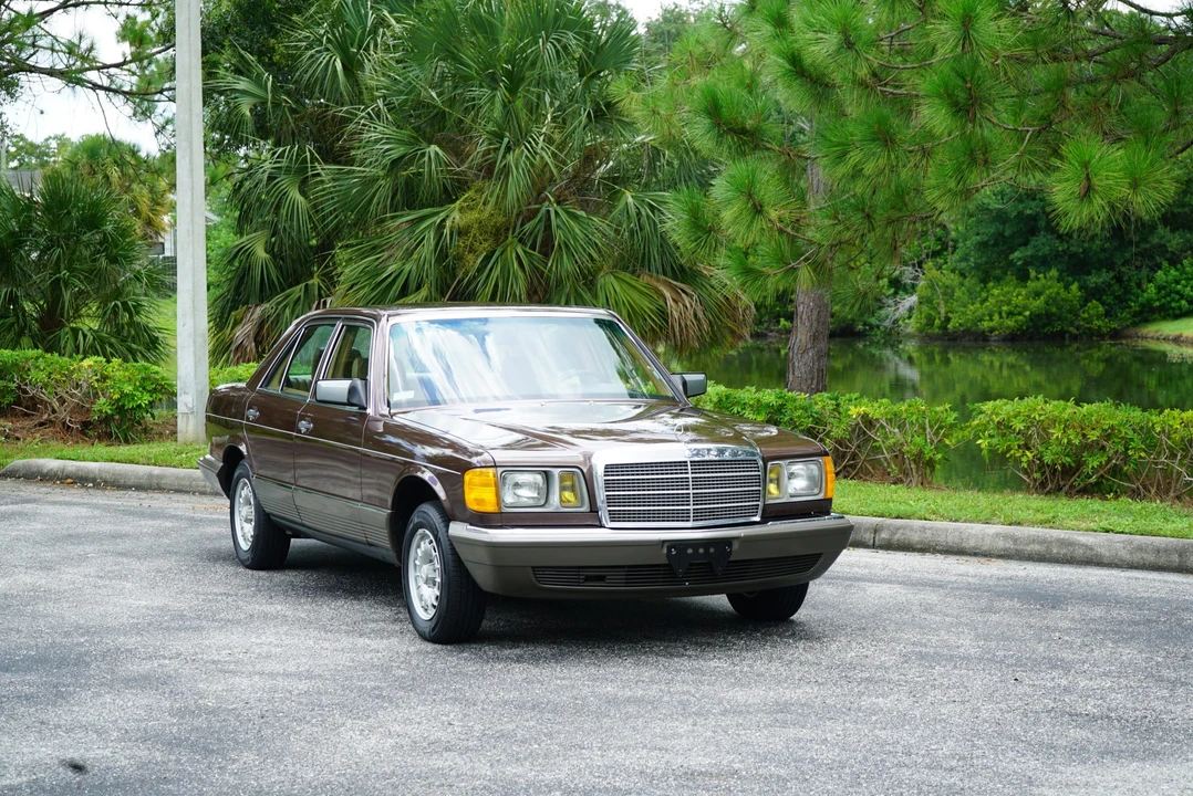 1982 Mercedes-Benz W126 S-Class Sedan - Image 11 of 31