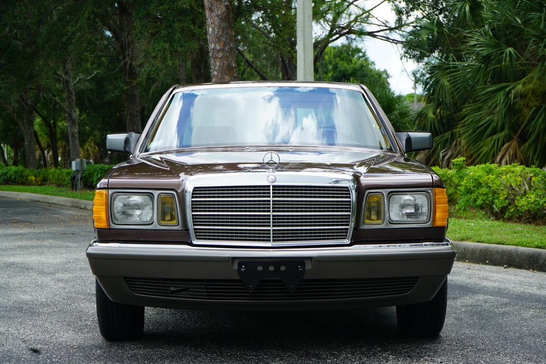 1982 Mercedes-Benz W126 S-Class Sedan - Image 8 of 31