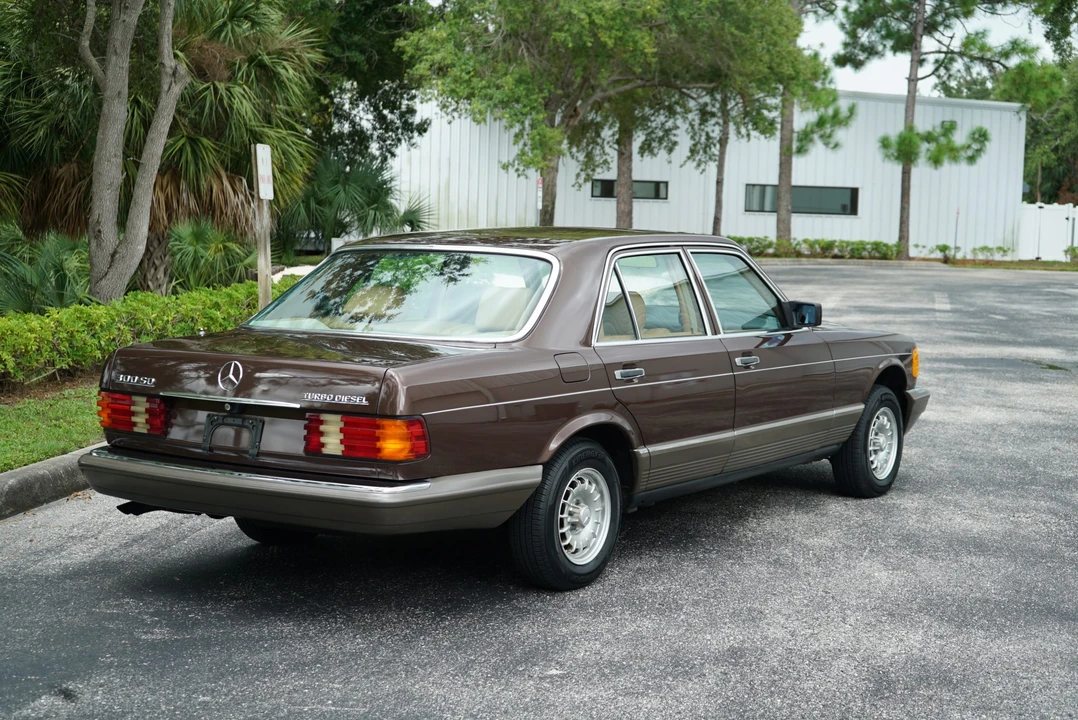 1982 Mercedes-Benz W126 S-Class Sedan - Image 30 of 31