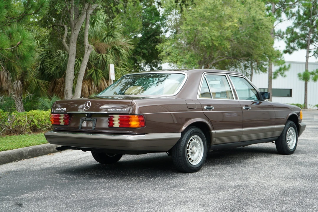 1982 Mercedes-Benz W126 S-Class Sedan - Image 29 of 31