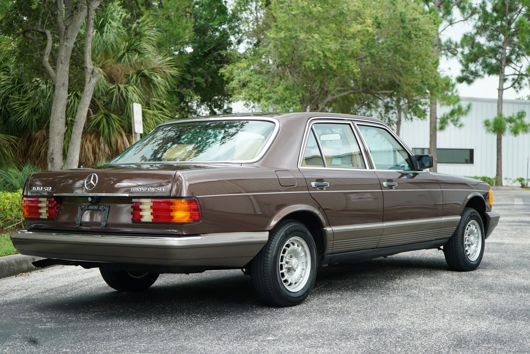 1982 Mercedes-Benz W126 S-Class Sedan - Image 28 of 31