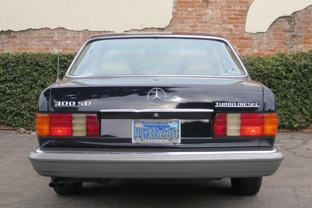 1982 Mercedes-Benz W126 S-Class Sedan - Image 5 of 31