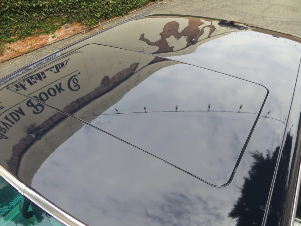 1982 Mercedes-Benz W126 S-Class Sedan - Image 11 of 31