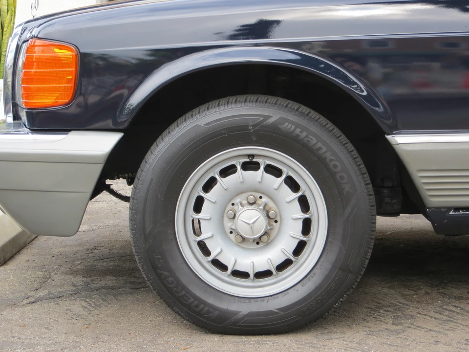 1982 Mercedes-Benz W126 S-Class Sedan - Image 16 of 31