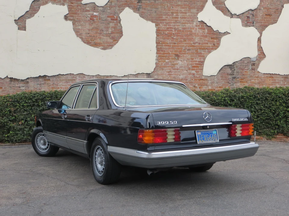 1982 Mercedes-Benz W126 S-Class Sedan - Image 7 of 31