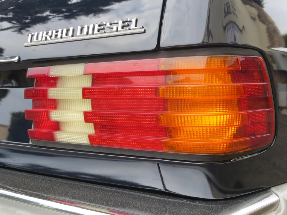 1982 Mercedes-Benz W126 S-Class Sedan - Image 14 of 31