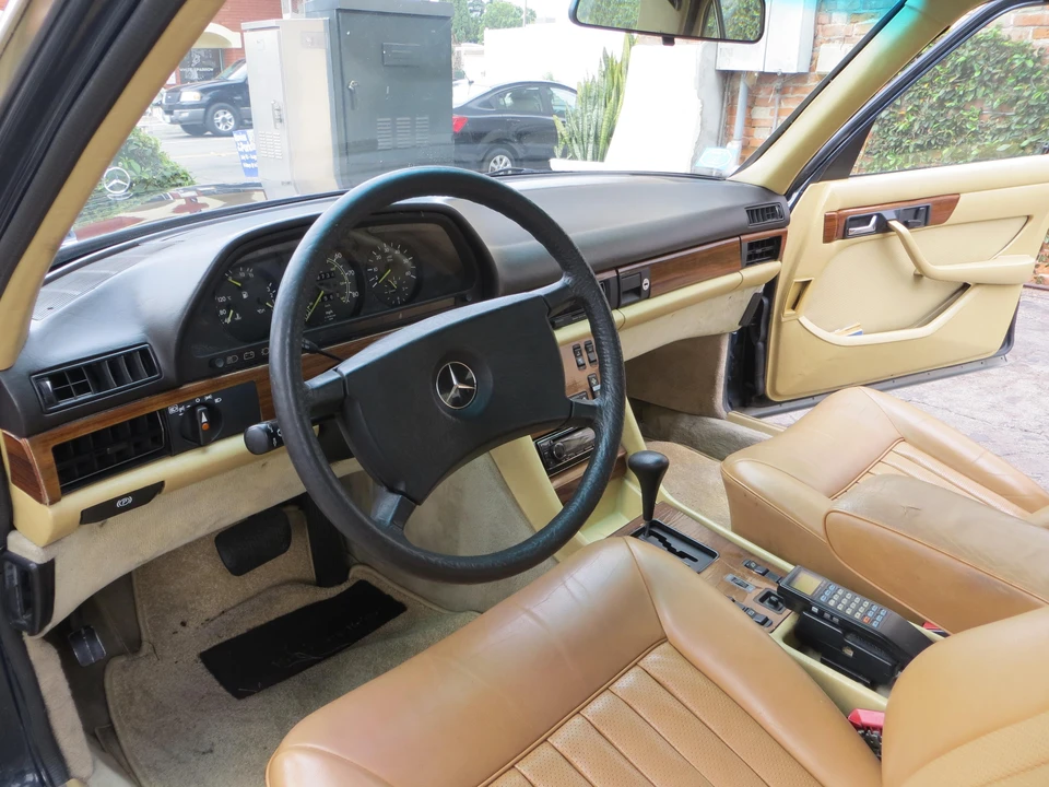 1982 Mercedes-Benz W126 S-Class Sedan - Image 28 of 31