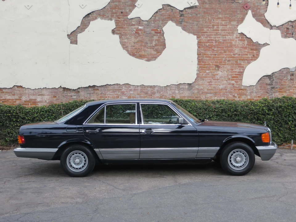 1982 Mercedes-Benz W126 S-Class Sedan - Image 8 of 31