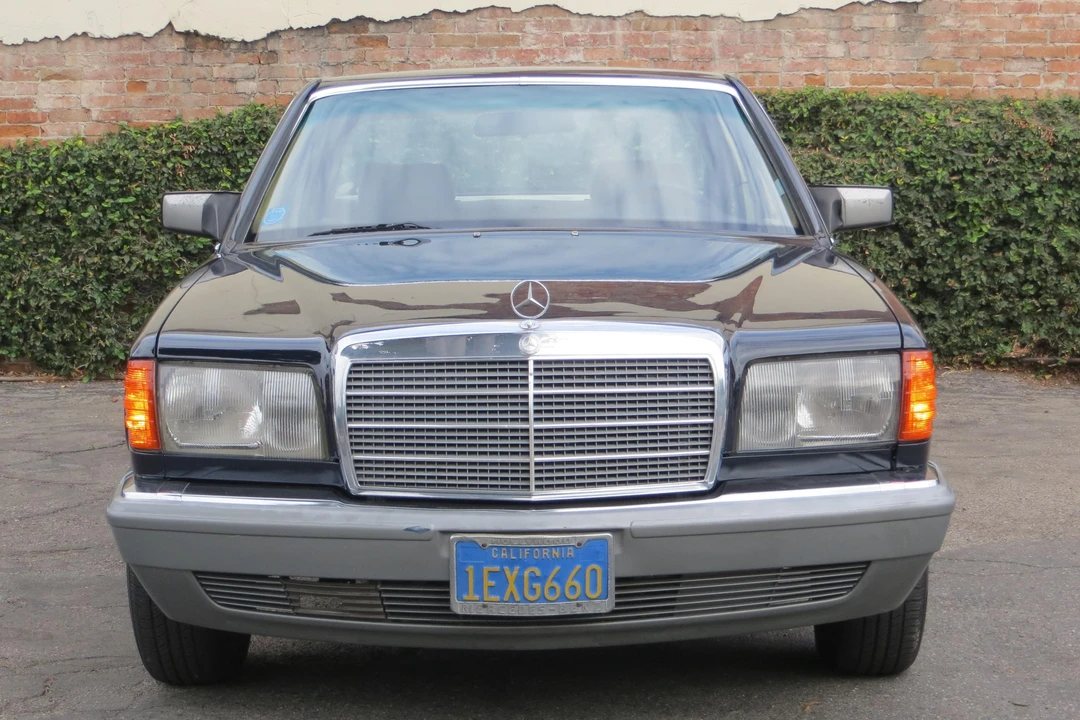 1982 Mercedes-Benz W126 S-Class Sedan - Image 2 of 31