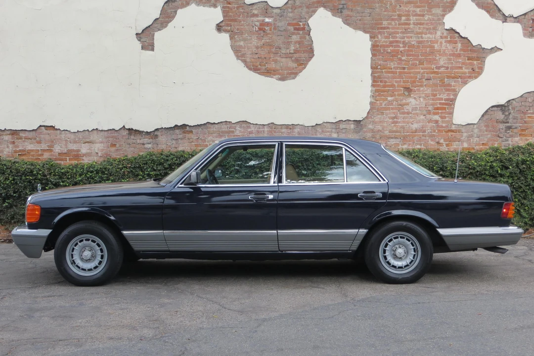 1982 Mercedes-Benz W126 S-Class Sedan - Image 3 of 31
